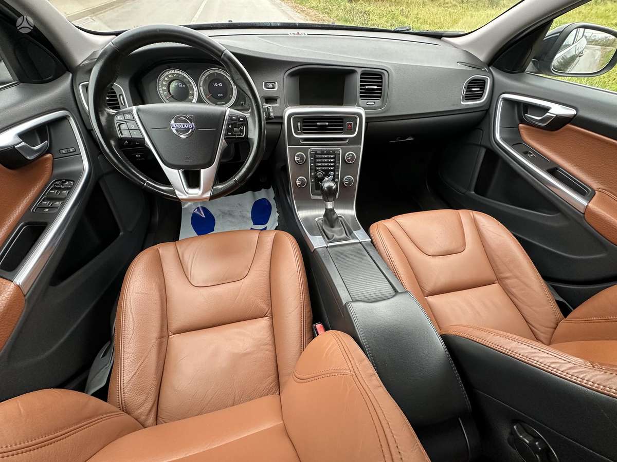 Volvo V60 2012 — photo 23