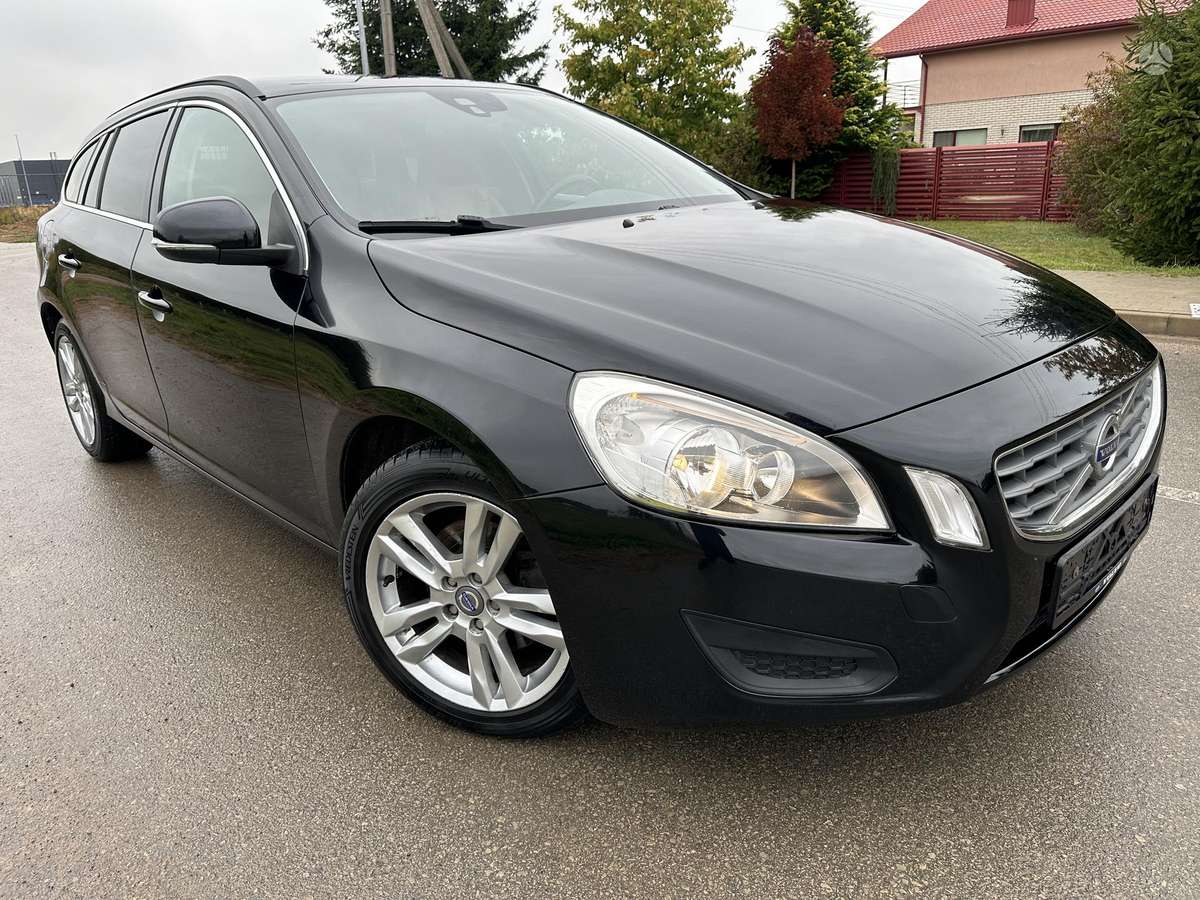 Volvo V60 2012 — photo 28