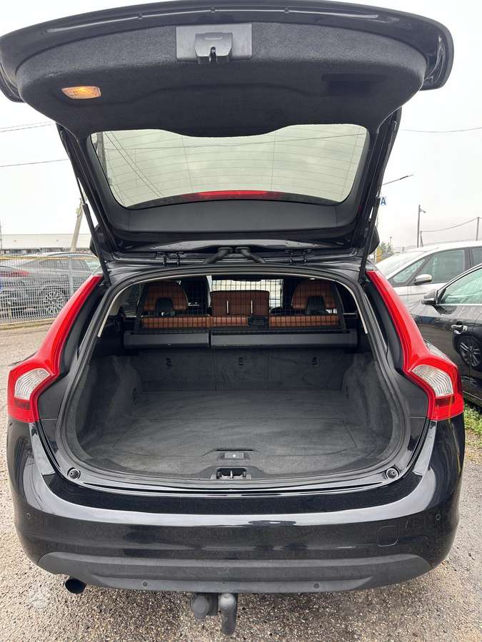 Volvo V60 2012 — photo 31