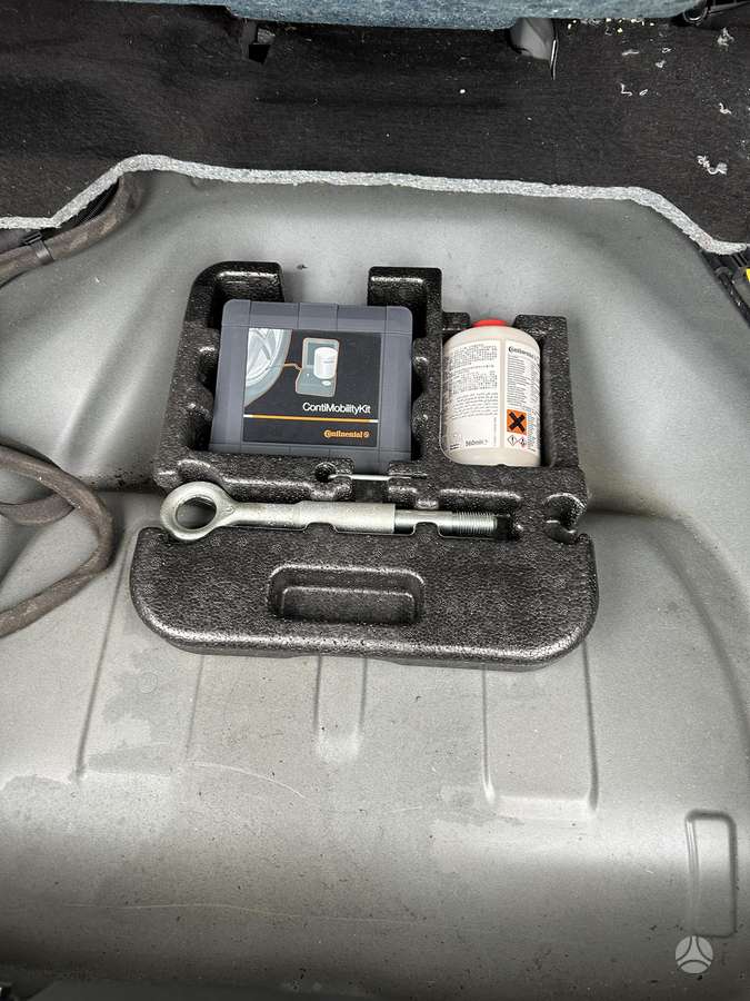 Volvo V60 2012 — photo 32