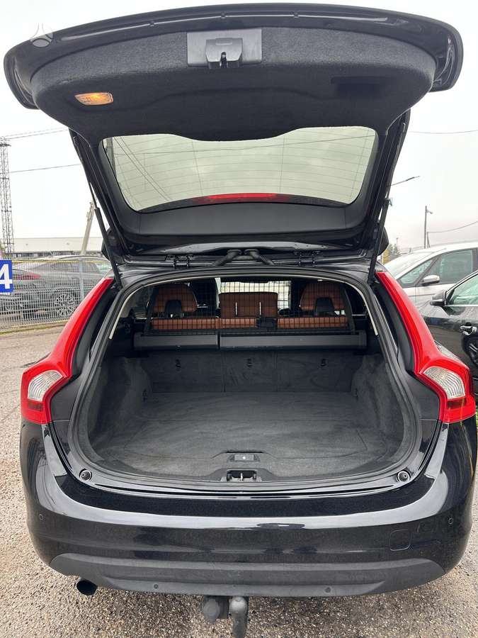 Volvo V60 2012 — photo 34