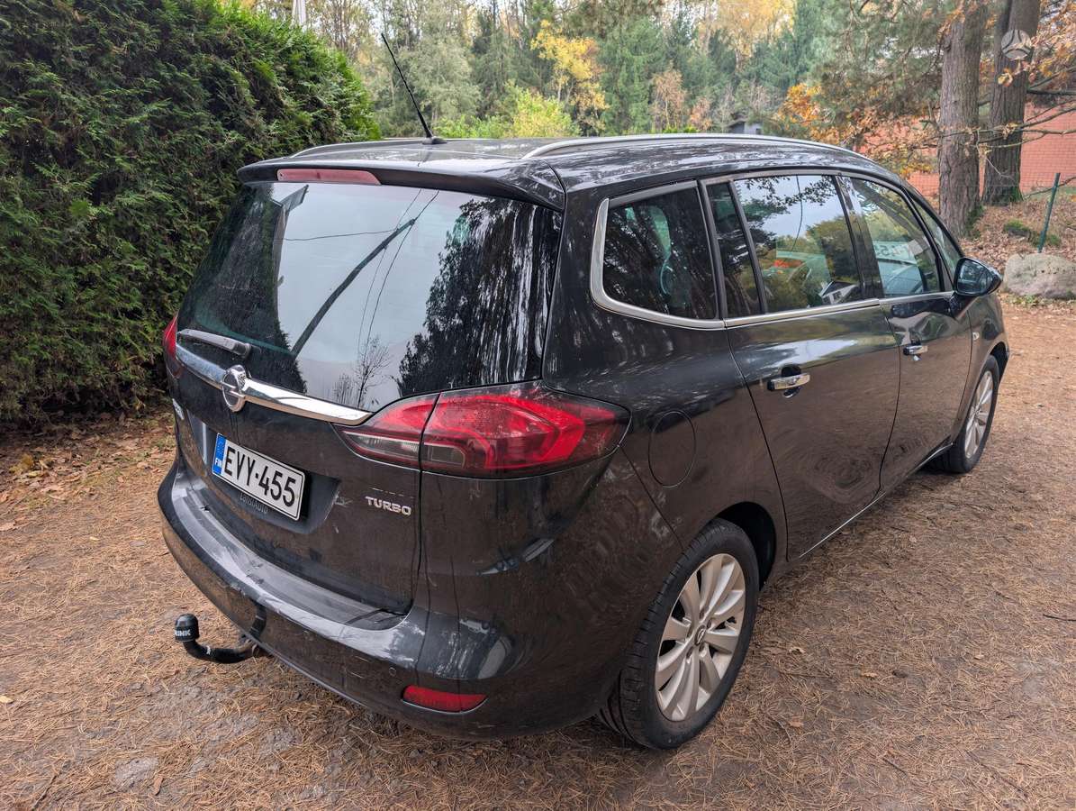 Opel Zafira 2013 — photo 5