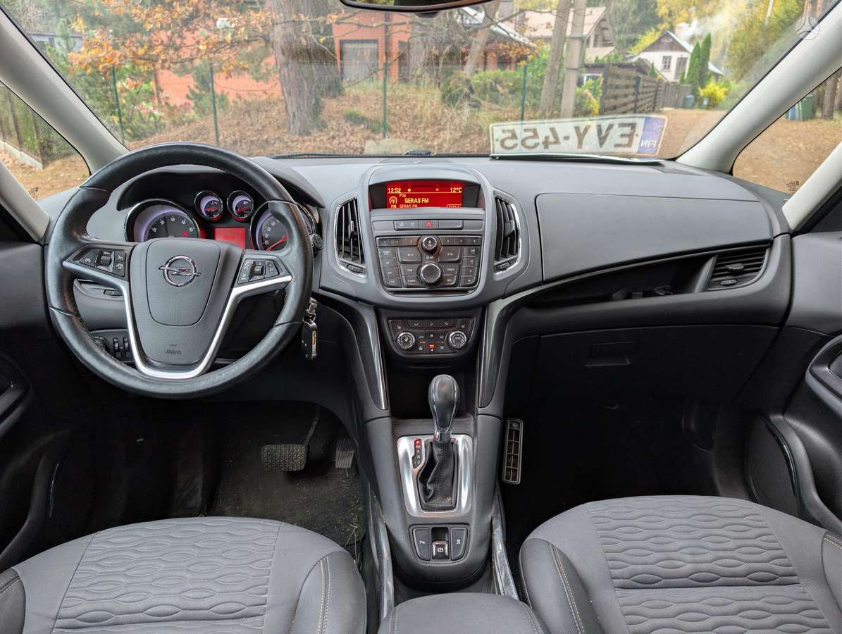 Opel Zafira 2013 — photo 9