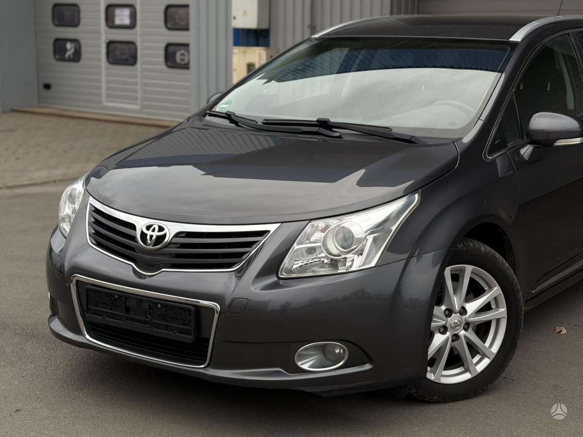 Toyota Avensis 2011 — photo 5