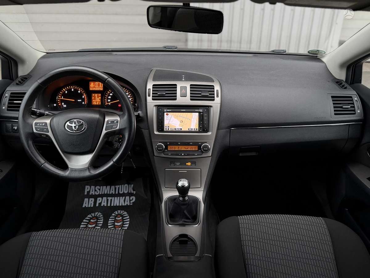 Toyota Avensis 2011 — photo 9