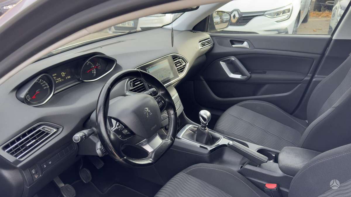 Peugeot 308 2015 — фото 15