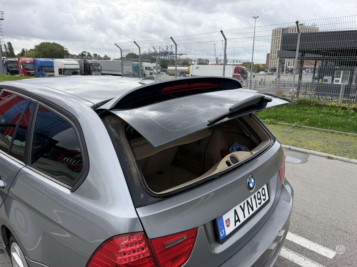 BMW 320 2009 — photo 6