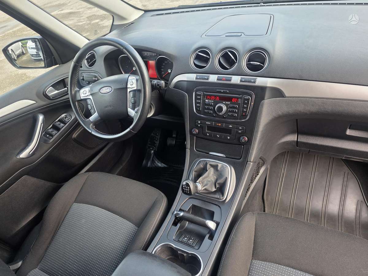 Ford Galaxy 2014 — фото 12