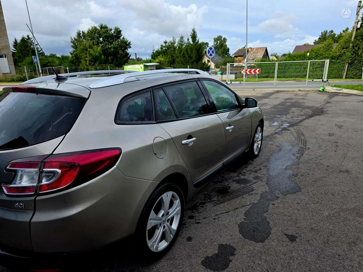 Renault Megane 2011 — салон