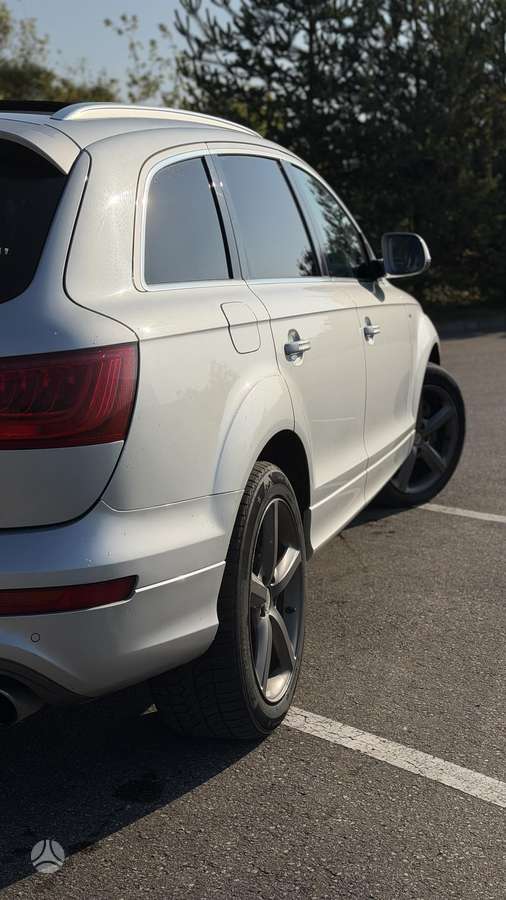 Audi Q7 2009 — photo 12