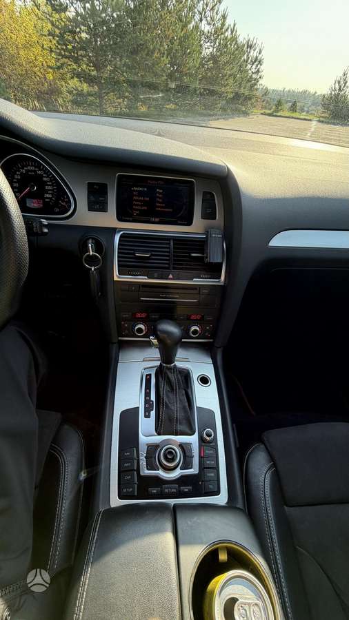 Audi Q7 2009 — photo 16