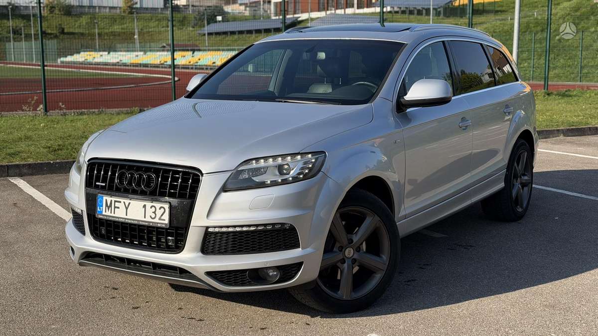 Audi Q7 2009 — interior