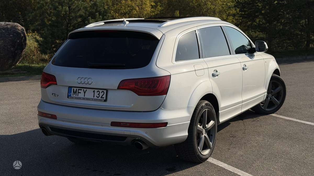 Audi Q7 2009 — engine 2967 cm³, 239 HP (176kW)
