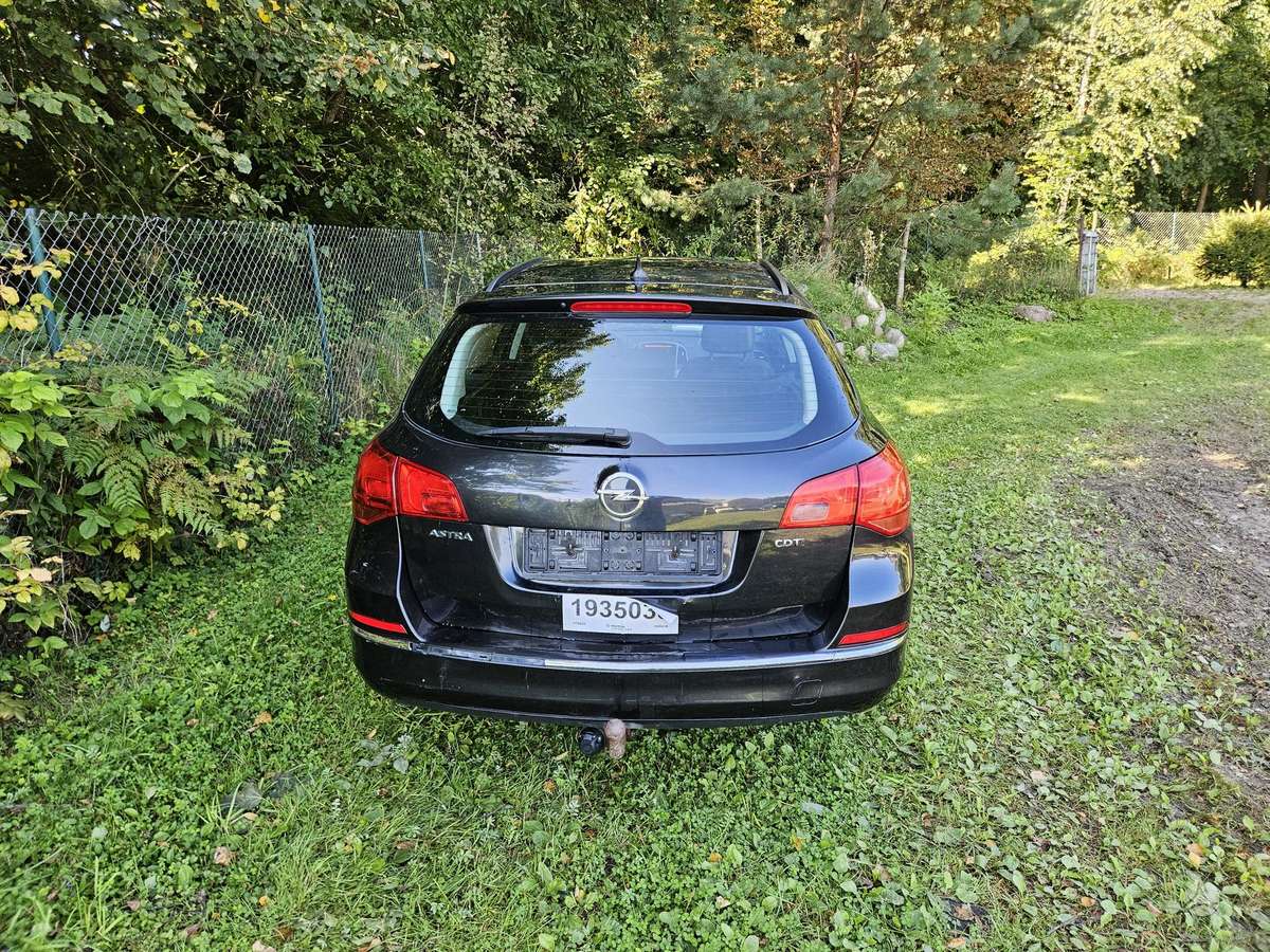 Opel Astra 2015 — фото 17