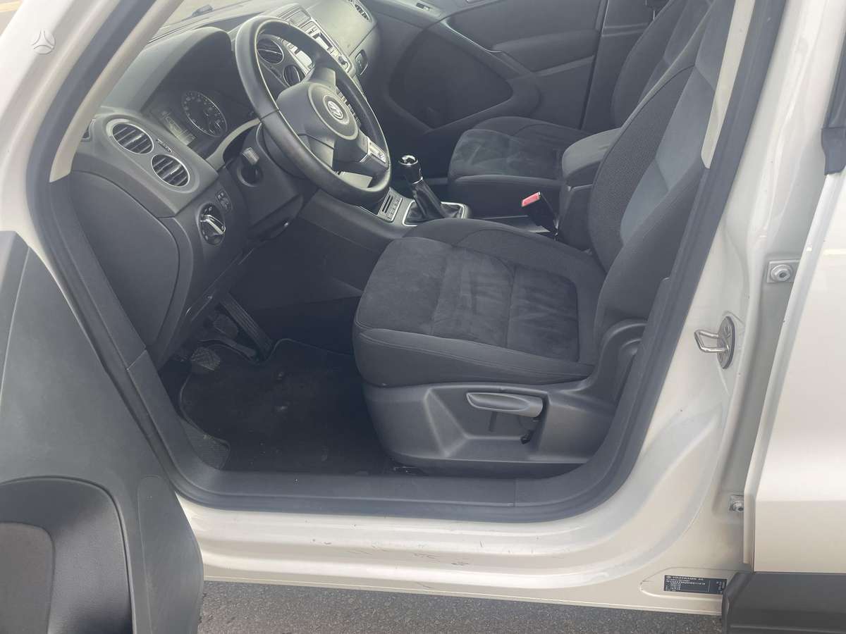Volkswagen Tiguan 2012 — photo 15