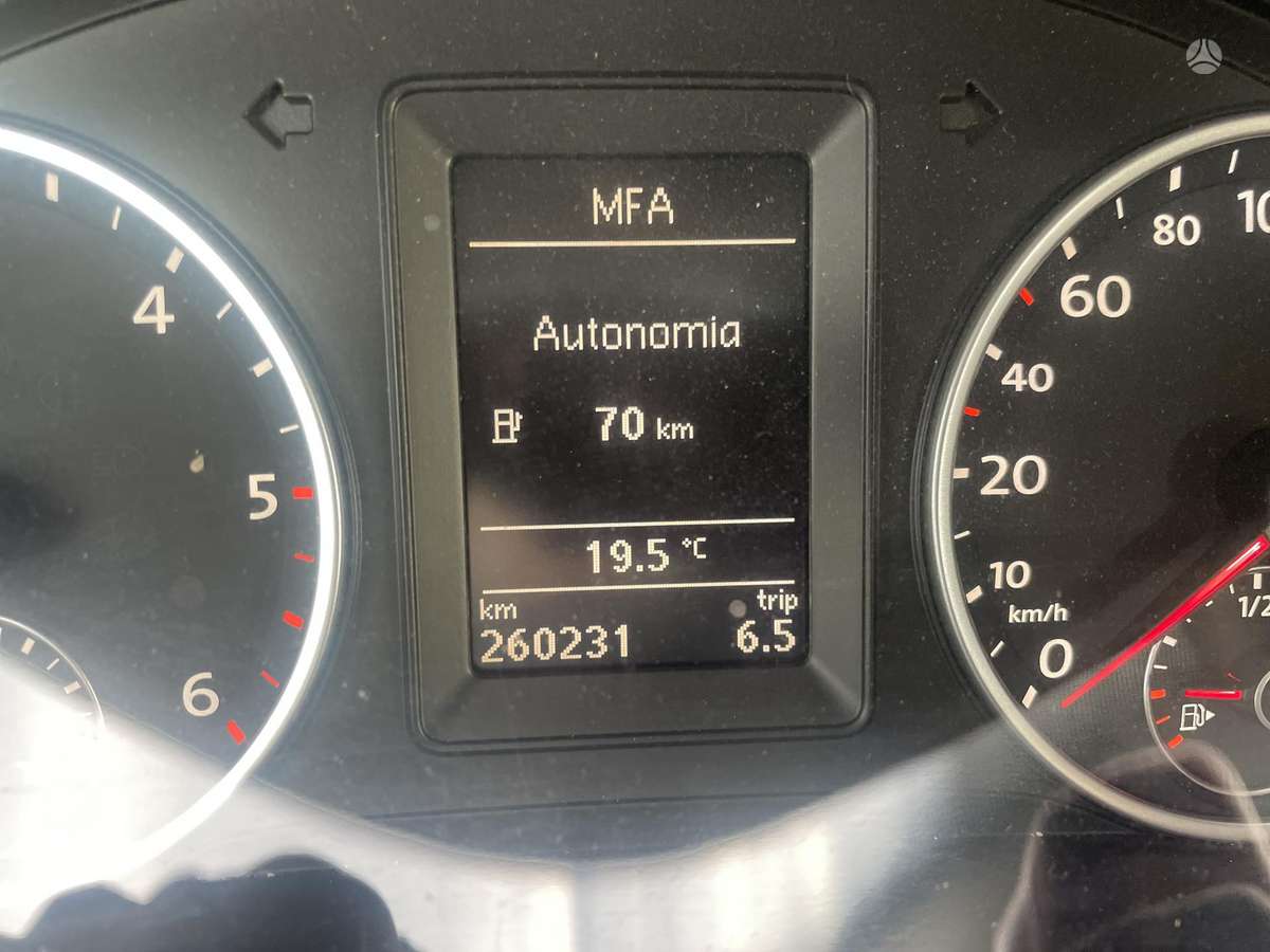 Volkswagen Tiguan 2012 — photo 18