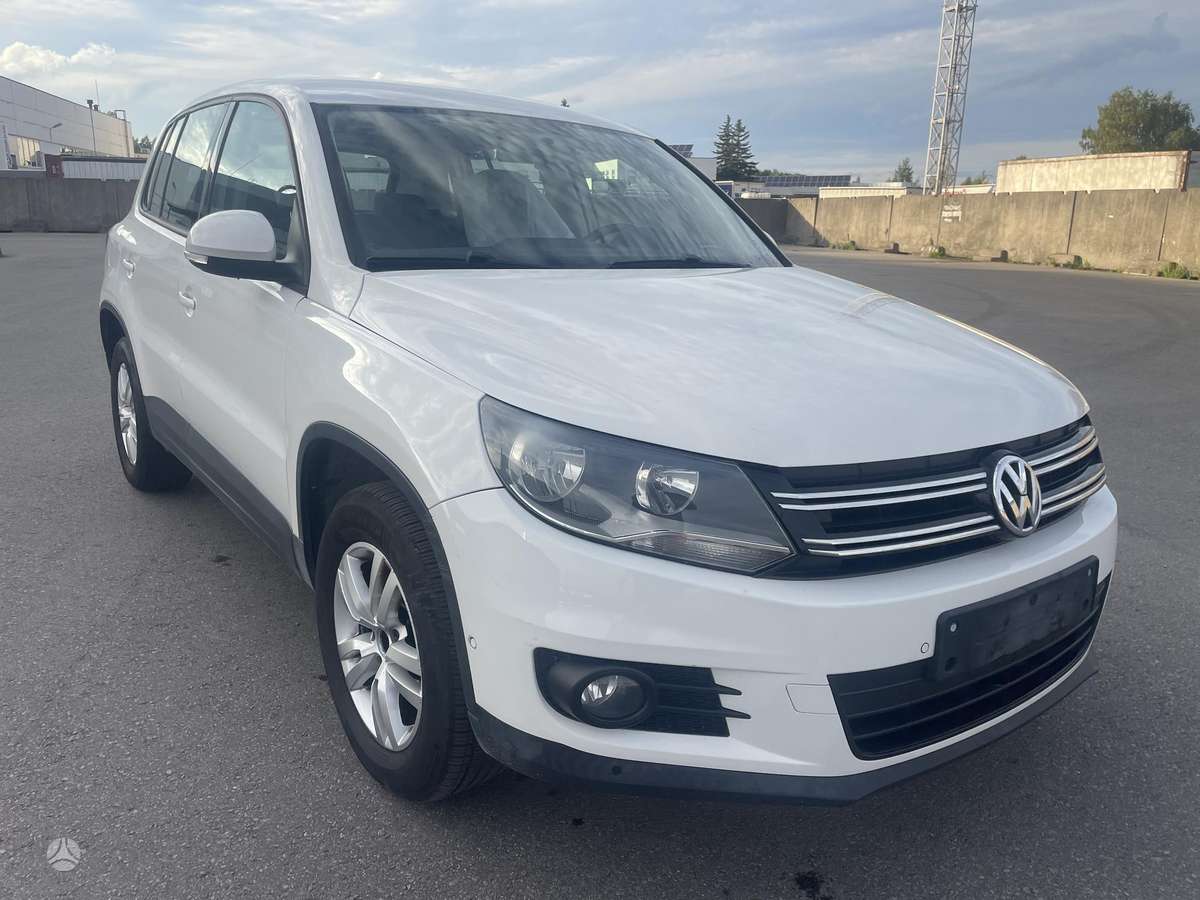 Volkswagen Tiguan 2012 — interior