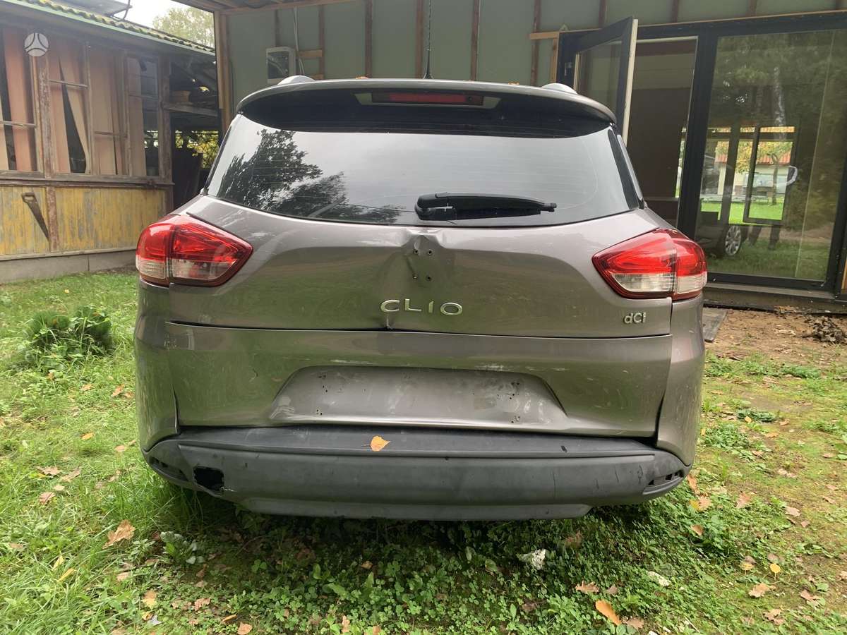 Renault Clio 2015 — вигляд ззаду