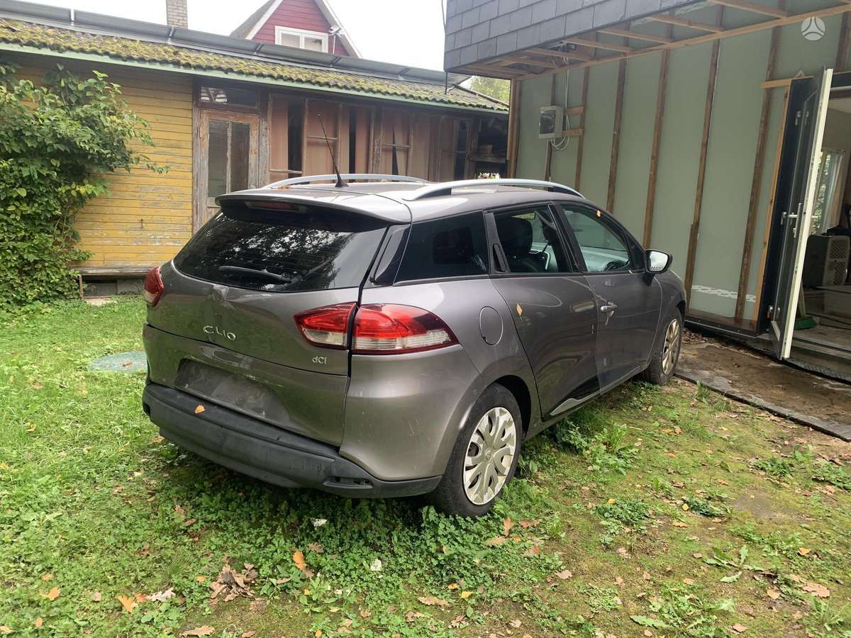 Renault Clio 2015 — салон