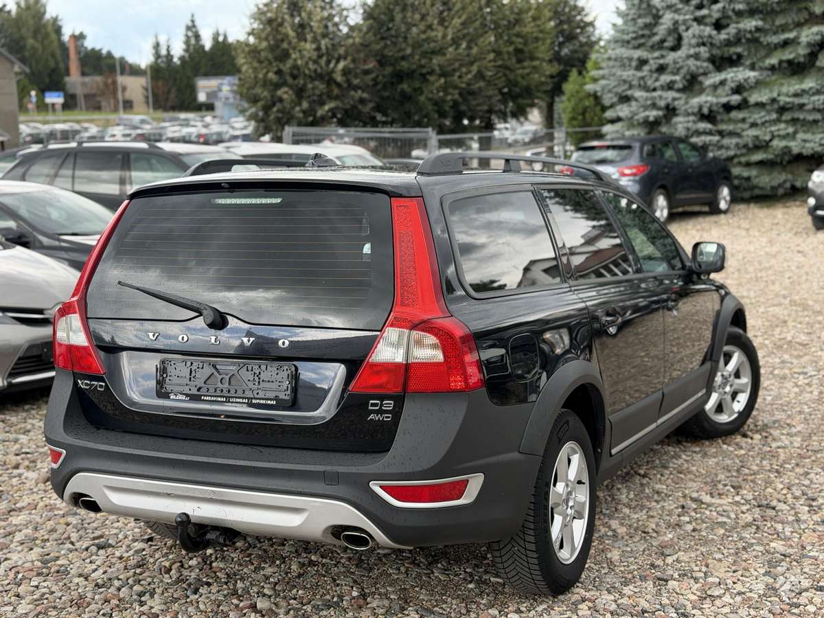 Volvo XC70 2012 — вигляд ззаду