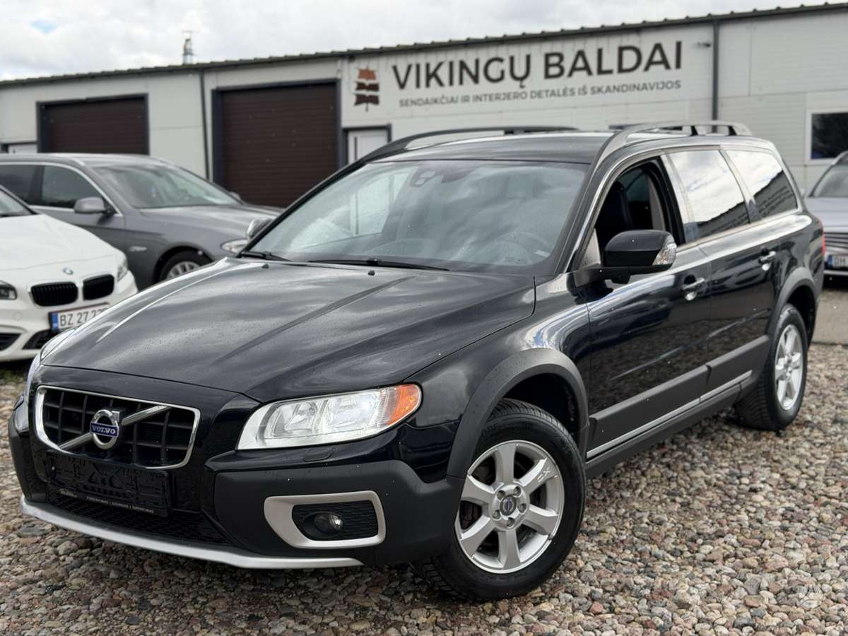 Volvo XC70 2012 — салон