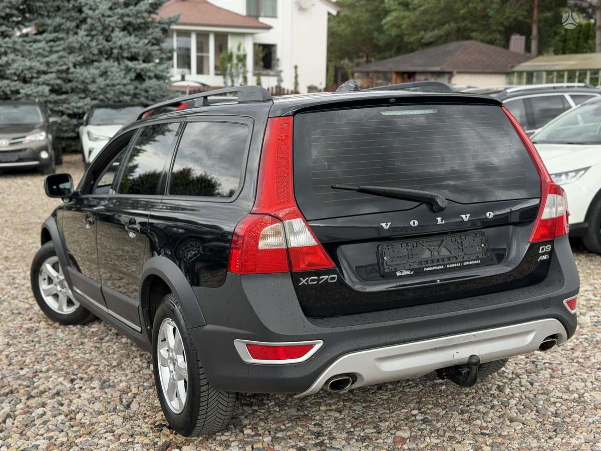 Volvo XC70 2012 — двигун 2400 cm³, 163 HP (120kW)