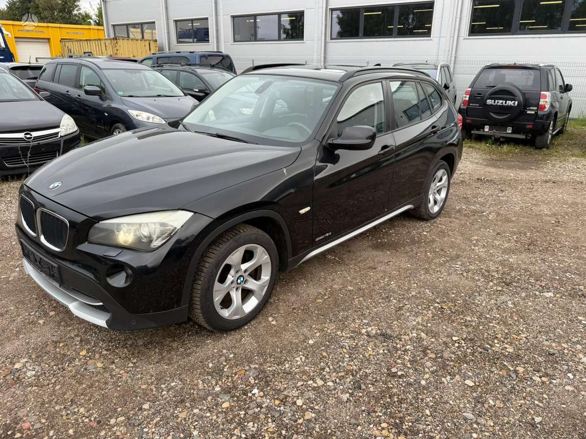 BMW X1 2011 — rear view