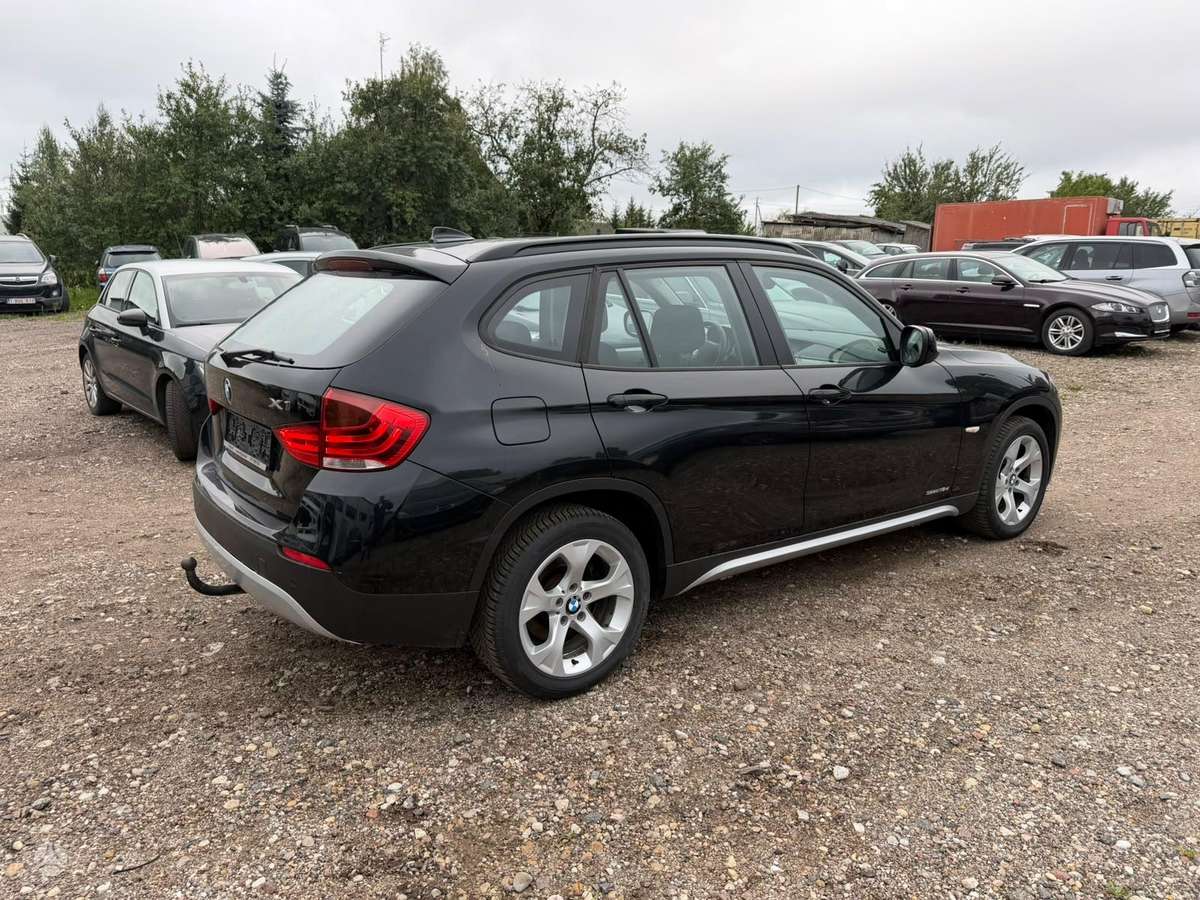 BMW X1 2011 — interior