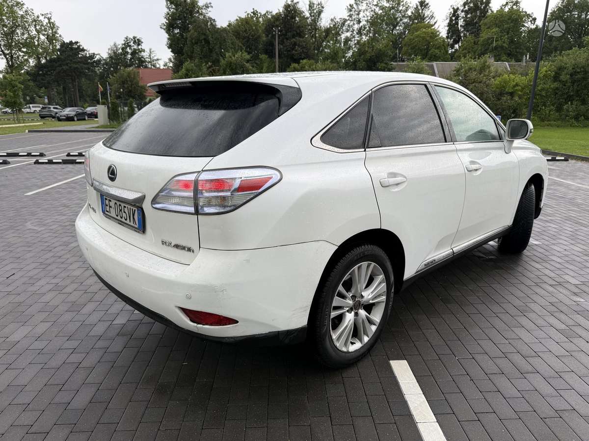 Lexus RX 2011 — двигун 3500 cm³, 299 HP (220kW)