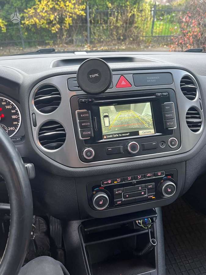 Volkswagen Tiguan 2010 — photo 5