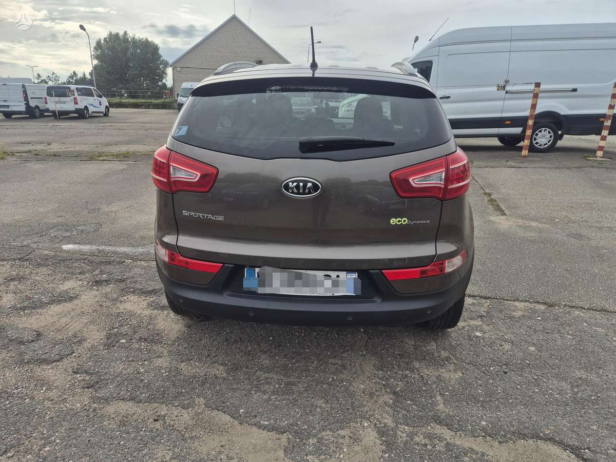 Kia Sportage 2010 — engine 1685 cm³, 116 HP (85kW)