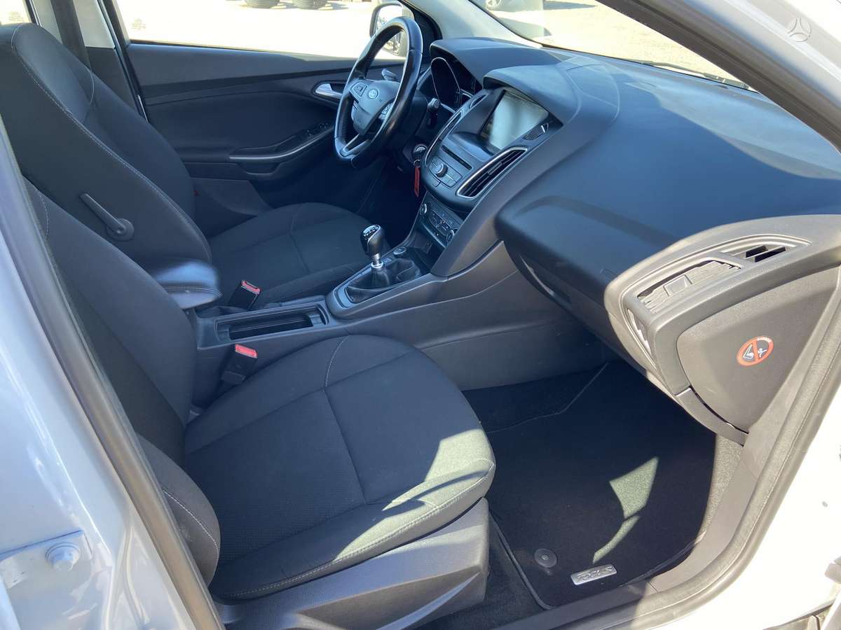 Ford Focus 2015 — фото 12