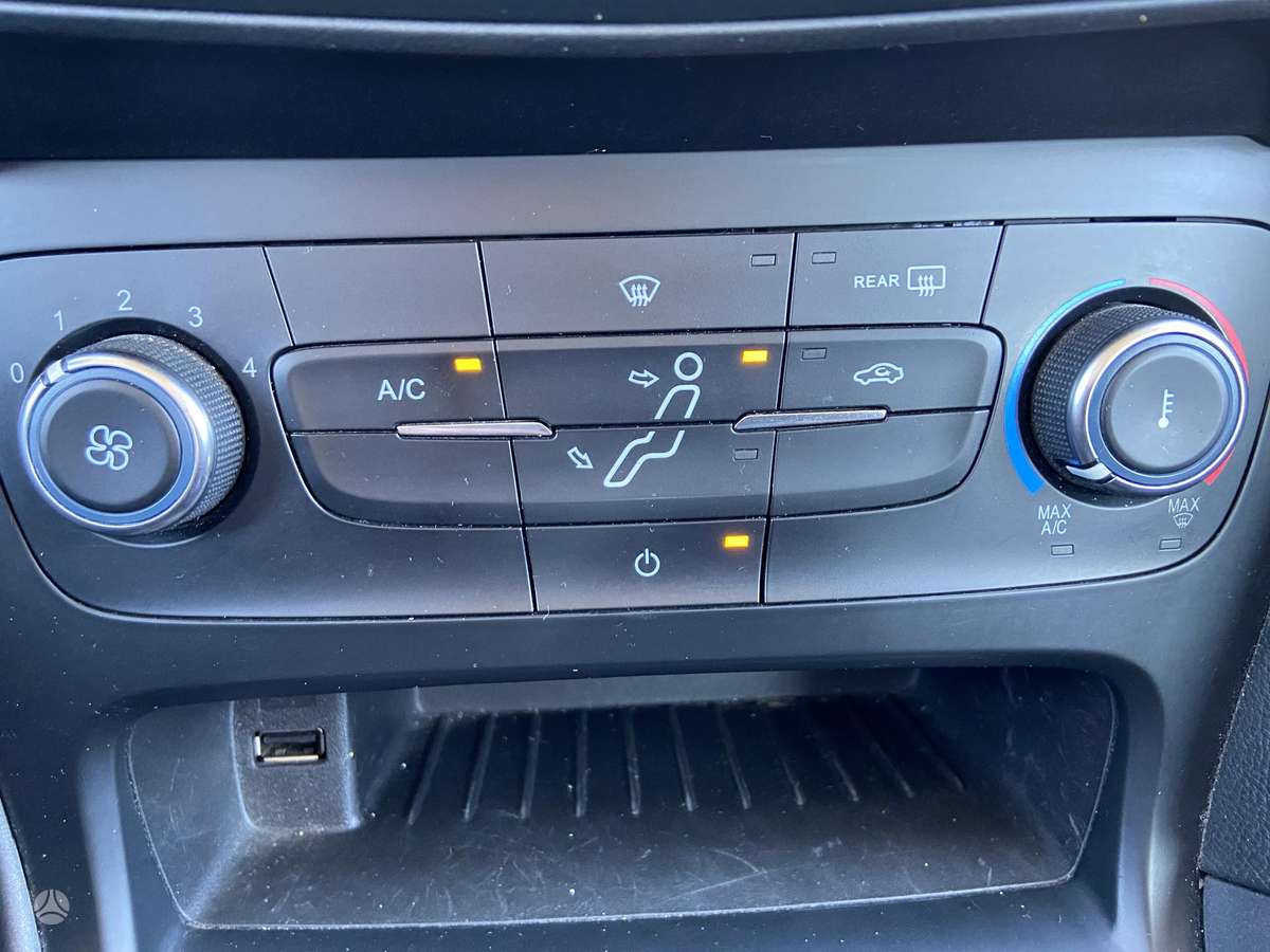 Ford Focus 2015 — фото 15
