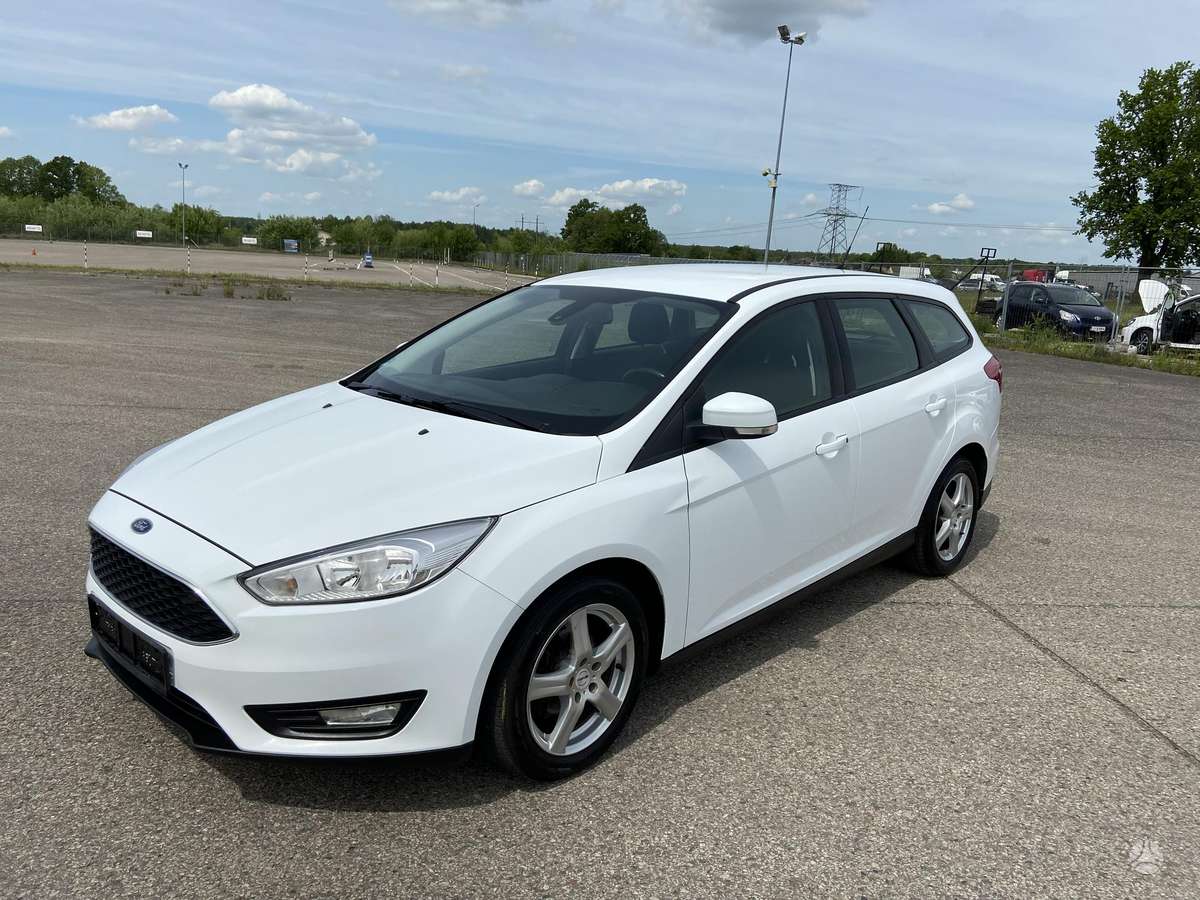 Ford Focus 2015 — салон