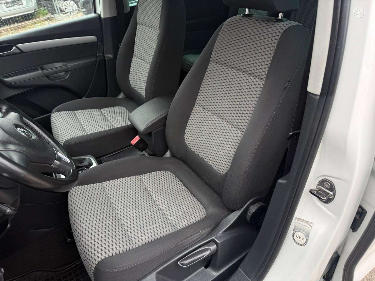 Volkswagen Sharan 2013 — photo 11