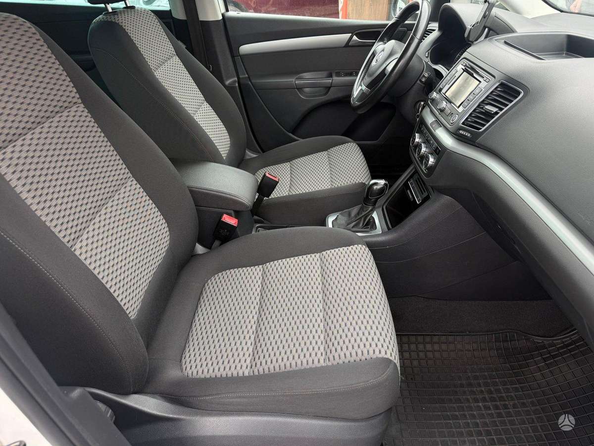Volkswagen Sharan 2013 — photo 19