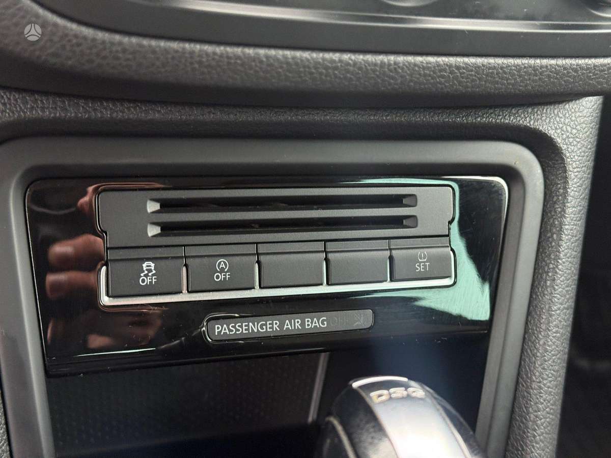 Volkswagen Sharan 2013 — photo 22