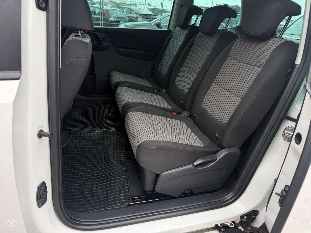 Volkswagen Sharan 2013 — photo 25
