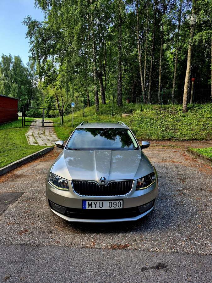 Skoda Octavia 2015 — interior