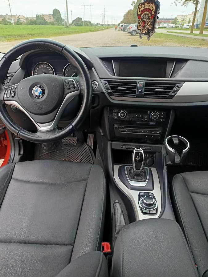 BMW X1 2015 — photo 11