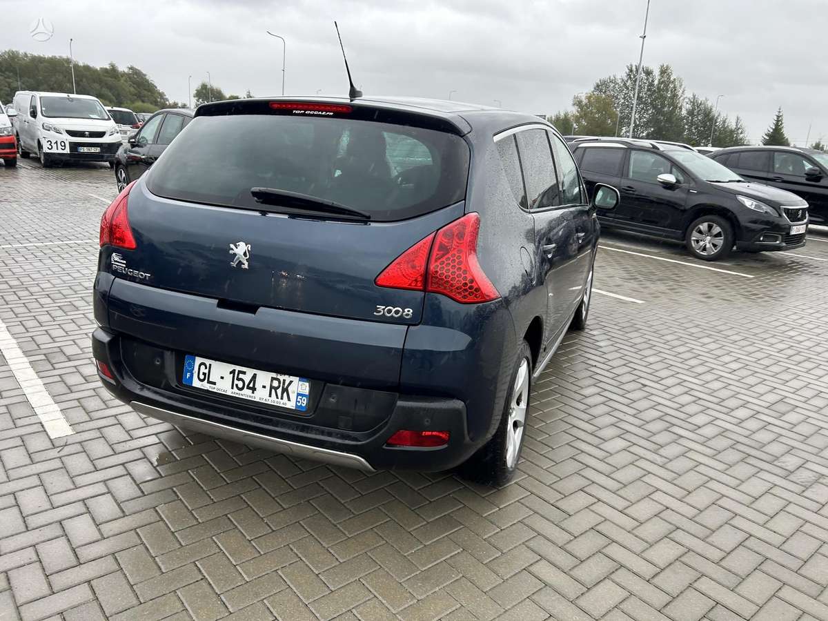 Peugeot 3008 2012 — двигун 1600 cm³, 114 HP (84kW)