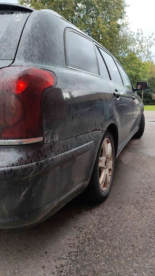 Toyota Avensis 2004 — двигун 1995 cm³, 116 HP (85kW)