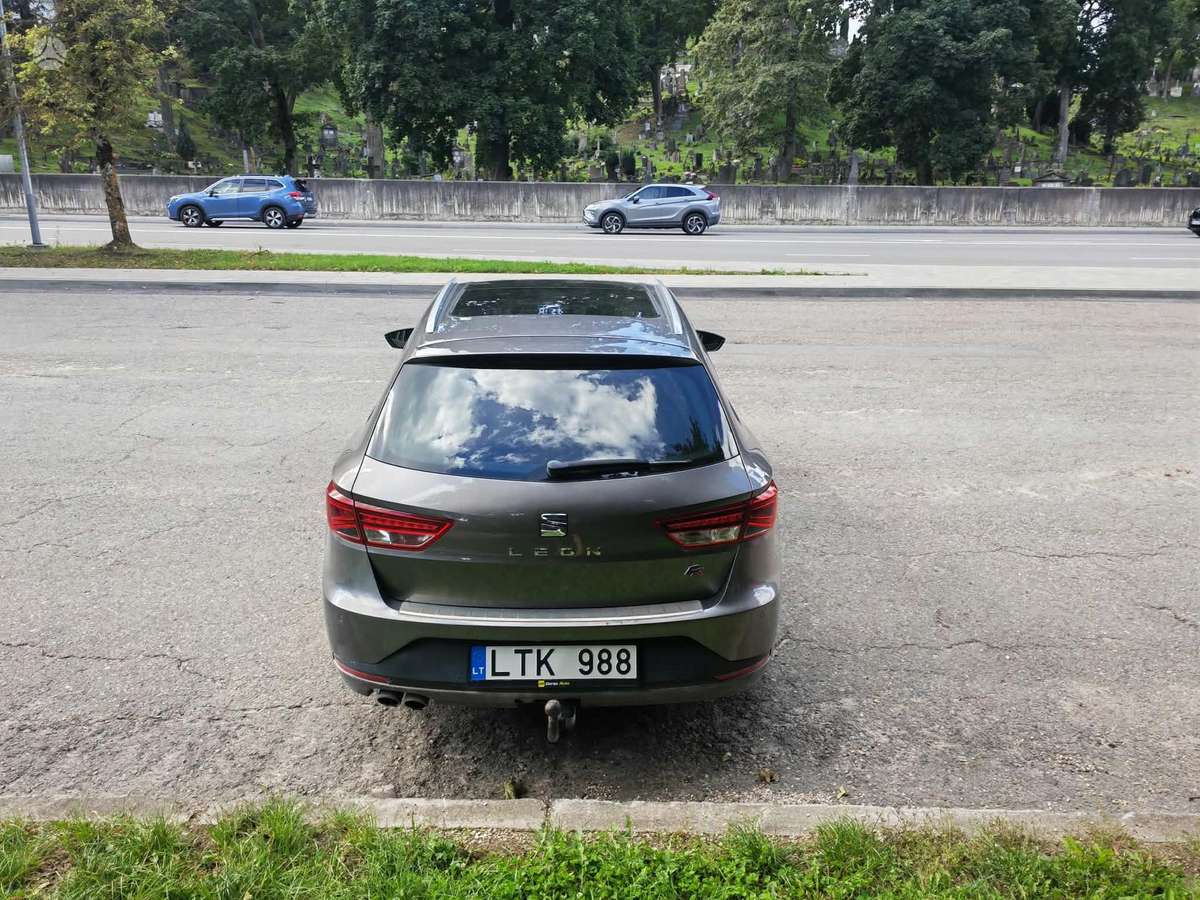 Seat Leon 2015 — салон
