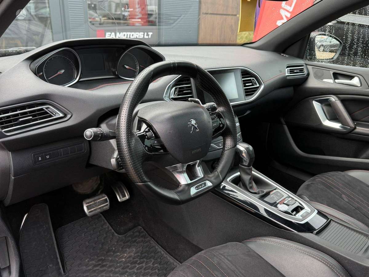 Peugeot 308 2015 — photo 15