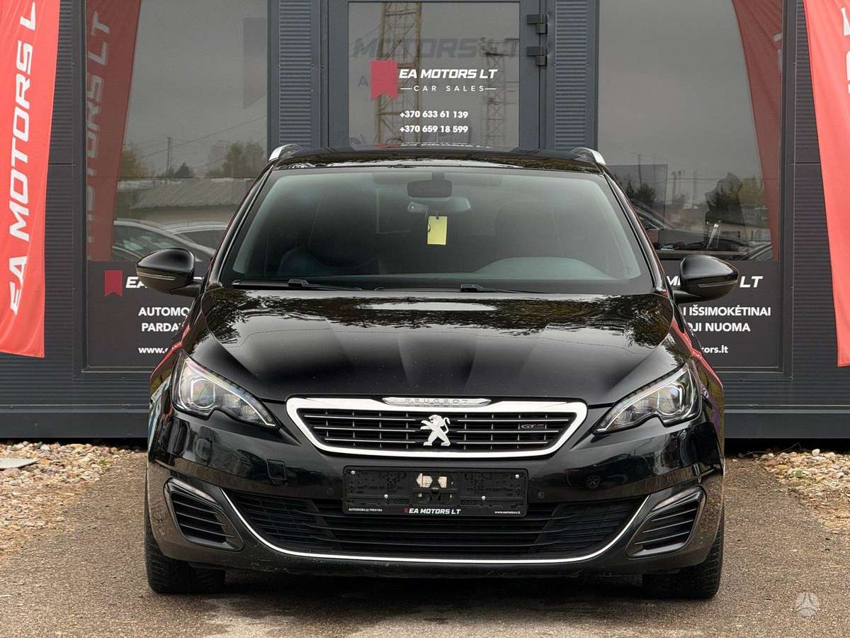 Peugeot 308 2015 — rear view