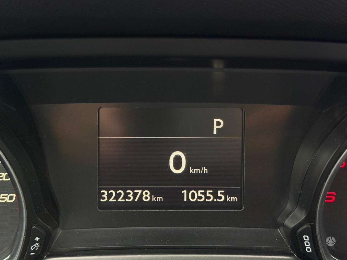 Peugeot 308 2015 — photo 24