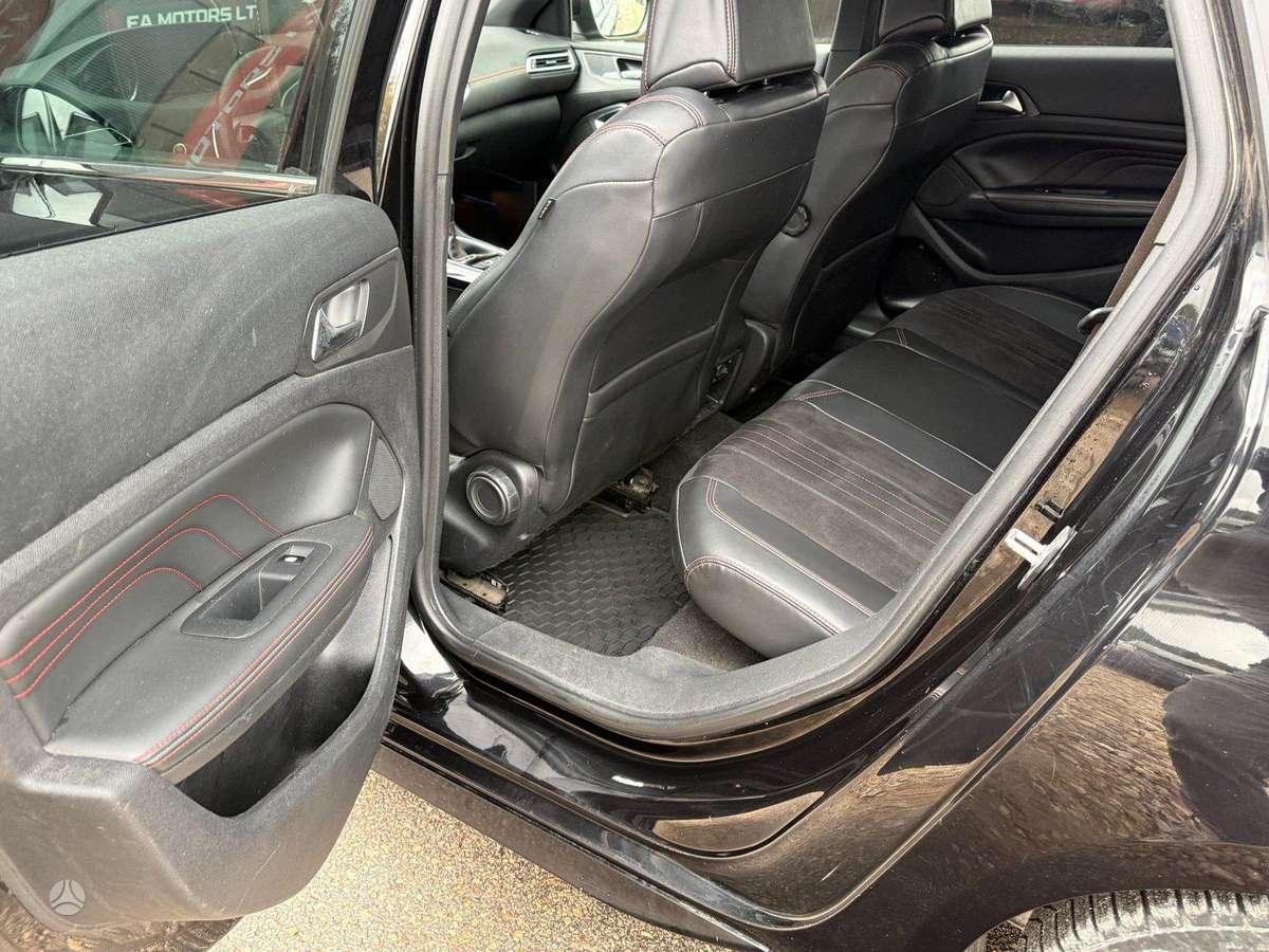 Peugeot 308 2015 — photo 27