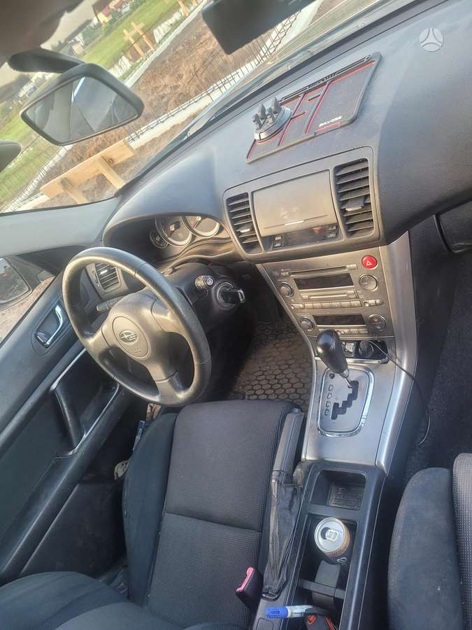 Subaru Legacy 2004 — interior
