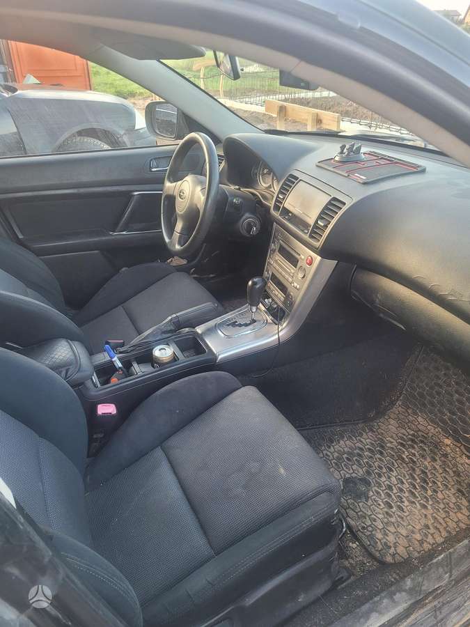 Subaru Legacy 2004 — engine 1994 cm³, 137 HP (101kW)