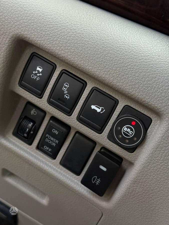 Nissan Quest 2012 — фото 19